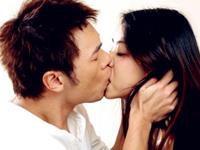 用激吻搞定女票的生肖男