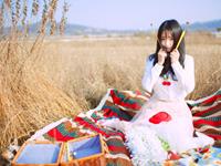 借女友彰显自己很优越的生肖男