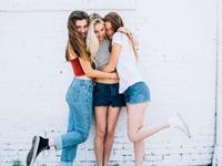 在危难时刻朋友会帮助你吗