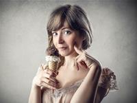 只有美食能解决一切的星座女