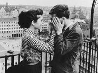 占卜你们之间是友情还是爱情