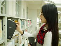 性格保守,不爱夜店的生肖女