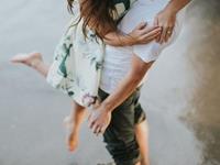 测你什么举动会被男友嫌弃呢