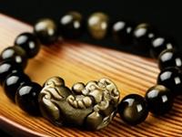 带貔貅手镯头朝哪边？