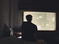 ta会为了工作而离开你吗