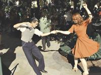 和你逛街，男票会偷瞄其他美女吗？