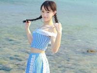 晒成狗也要凹造型的生肖女