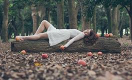 你的她会因为没钱而抛弃爱情吗