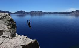 梦到掉进水里是什么意思