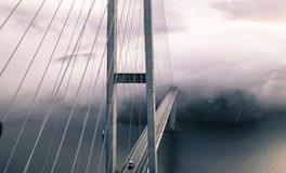 梦见从桥上掉下来是什么意思