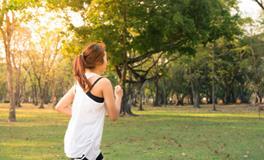 女人梦见被追着跑