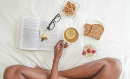 女人梦见蛇咬自己的脚