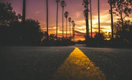 女人梦见别人车翻了