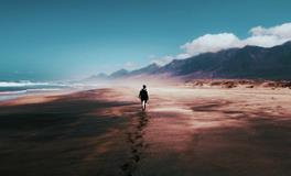 女人梦见自己死了