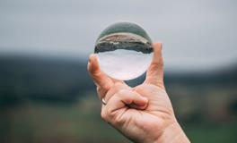 梦见别人拿钱给自己