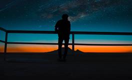 梦见老公在外突然回家