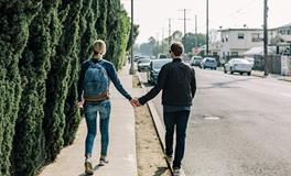 女人梦见老公抓蛇好吗