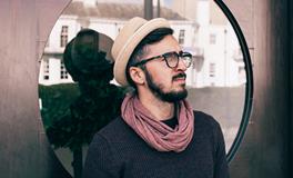 怀孕梦见抱别人的男孩