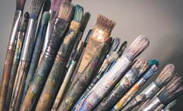 女人梦见自己当众大便