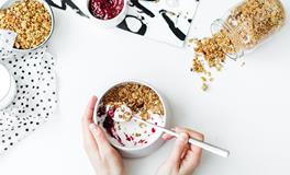 梦见和死人一起吃饭