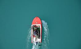 梦见和别人一起洗澡