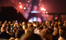 女人梦见别人出车祸