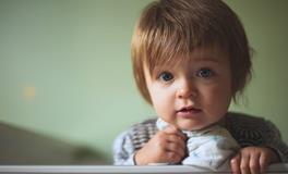 梦见别人帮我梳头发