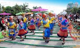 壮族的衣食住行是怎样的