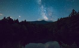 梦到有人跟我抢厕所