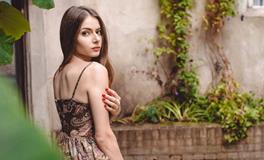 如何讨好属狗女生的喜欢