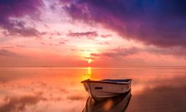 女人梦见自己烧香拜佛