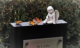 梦见别人穿着白孝衣