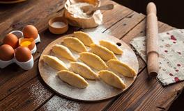 孕妇梦见包饺子是什么意思