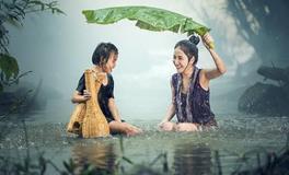 己婚女人梦见下大雨