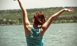 女人梦见白色的花朵