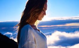 女人梦见自己放屁