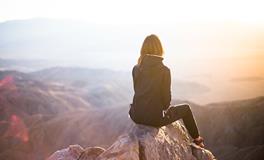 梦见女人穿黑色衣服是什么意思