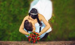 梦见自己结婚开心是什么意思