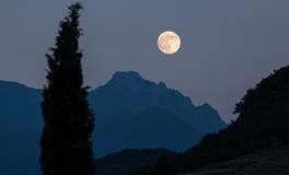 做梦梦见两个月亮