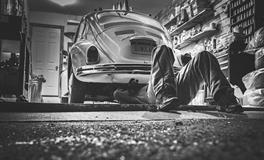 梦见自己的车被人拆了