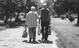 梦见去世的外祖母