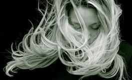 梦见自己掉头发暗示什么