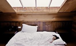 梦见老婆在我家尿床