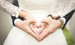 梦见自己怀孕被蛇咬了