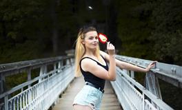 面对人生，最擅长及时行乐的三个星座，不以物喜，不以己悲