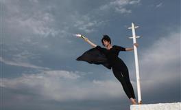 “吃醋”就会变脸的三大星座，嘴上说着没什么，但分明是在吃醋