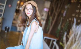 属蛇女是如何飞上枝头变凤凰的