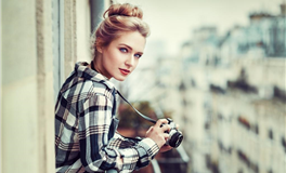 在哪些特定场合，属鼠的人会变得腼腆害羞