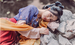 属蛇女生的恋爱攻略：如何智慧应对男友身边的狐狸精