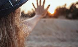 宋佳佳说星座：十二星座今日财运（8月28日）